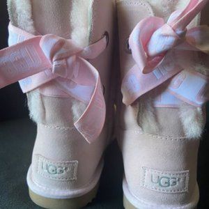 Seashell Pink Bailey Bow Uggs |  women's size 6